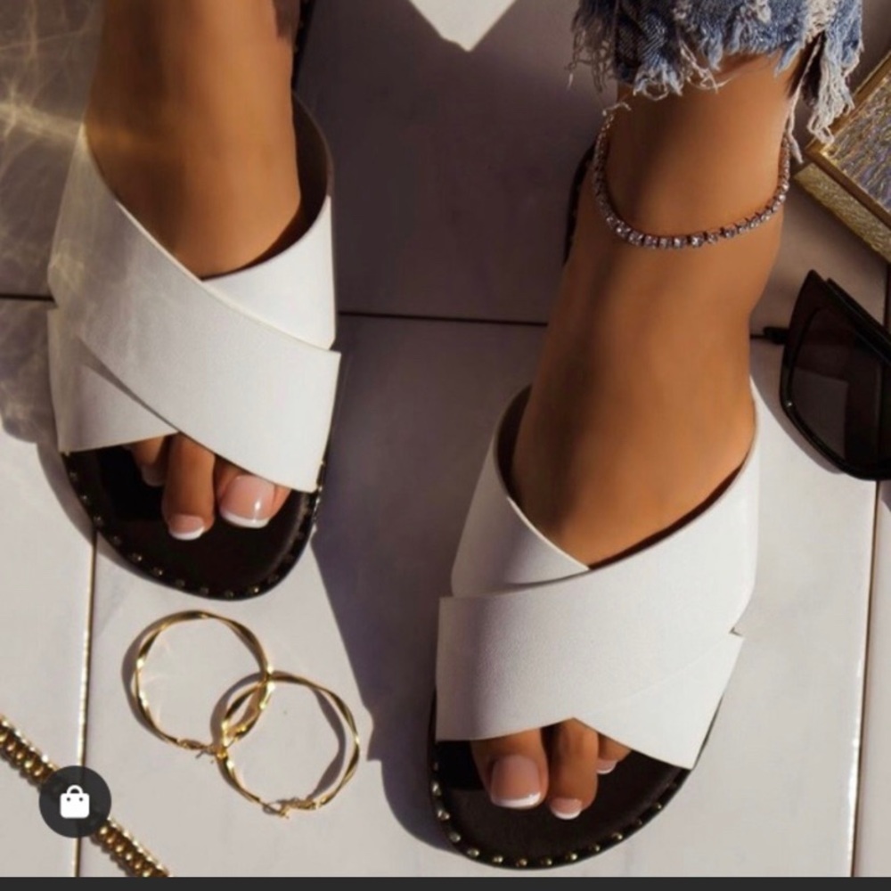 NWT white slide flat sandals Sz 8